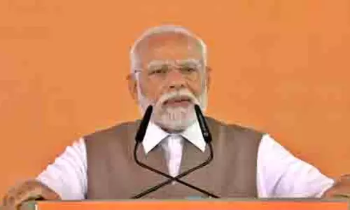 PM Modi ने कानपुर में पहलगाम हमले के पीड़ित शुभम द्विवेदी के परिवार से मुलाकात की PM Modi ने कानपुर में पहलगाम हमले के पीड़ित शुभम द्विवेदी के परिवार से मुलाकात की