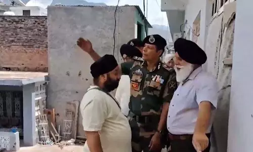 BSF महानिदेशक ने पुंछ में गोलाबारी प्रभावित इलाकों का दौरा किया