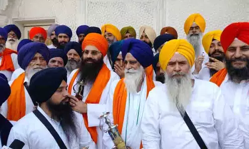 HSGMC सदस्यों ने स्वर्ण मंदिर में मत्था टेका