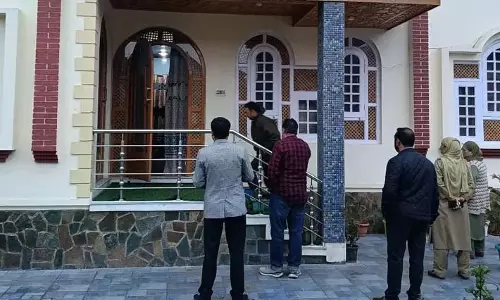CIK ने कश्मीर में कई स्थानों पर छापे मारे