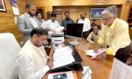 Satish Sharma ने प्रतिनिधिमंडलों से मुलाकात की, जन कल्याण के प्रति प्रतिबद्धता दोहराई