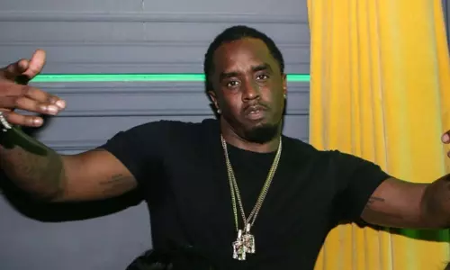 Diddy ट्रायल का 13वां दिन: पीड़िता 4 मिया ने मौत की धमकियों का आरोप लगाया, भावनात्मक गवाही में रात के आतंक को याद किया Diddy ट्रायल का 13वां दिन: पीड़िता 4 मिया ने मौत की धमकियों का आरोप लगाया, भावनात्मक गवाही में रात के आतंक को याद किया