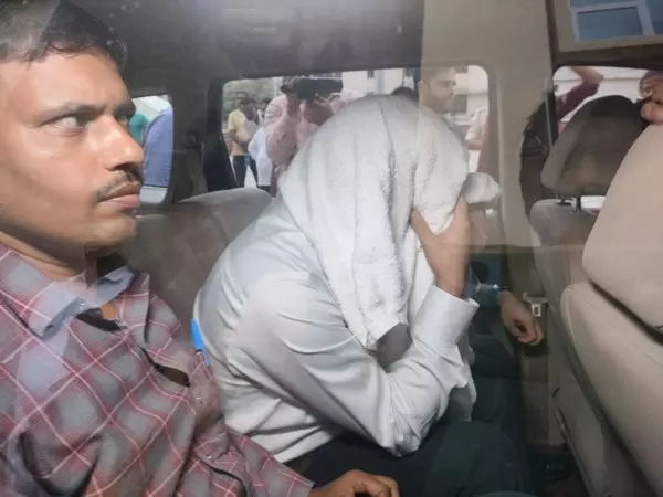 CBI ने 20 लाख रुपये की रिश्वत मामले में ईडी के उप निदेशक को गिरफ्तार किया CBI ने 20 लाख रुपये की रिश्वत मामले में ईडी के उप निदेशक को गिरफ्तार किया