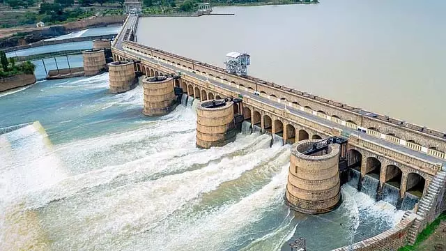 भारी बारिश: KRS 101 फीट ऊपर पहुंचा; कन्नड़ लोगों की जीवनरेखा उफान पर, नदी तटों पर बाढ़ की चेतावनी भारी बारिश: KRS 101 फीट ऊपर पहुंचा; कन्नड़ लोगों की जीवनरेखा उफान पर, नदी तटों पर बाढ़ की चेतावनी
