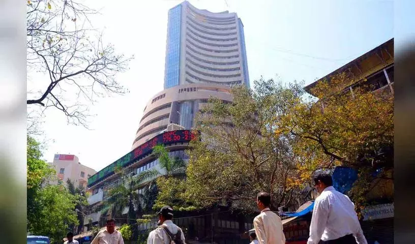 IT गिरावट और एशियाई कमजोरियों के बीच सेंसेक्स 219 अंक लुढ़का, निफ्टी भी टूटा IT गिरावट और एशियाई कमजोरियों के बीच सेंसेक्स 219 अंक लुढ़का, निफ्टी भी टूटा