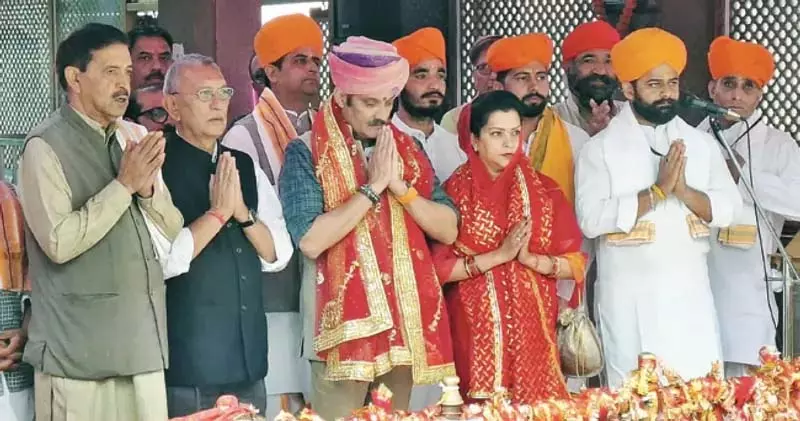 विक्रमादित्य सिंह ने खीर भवानी मेले की तैयारियों की समीक्षा की विक्रमादित्य सिंह ने खीर भवानी मेले की तैयारियों की समीक्षा की