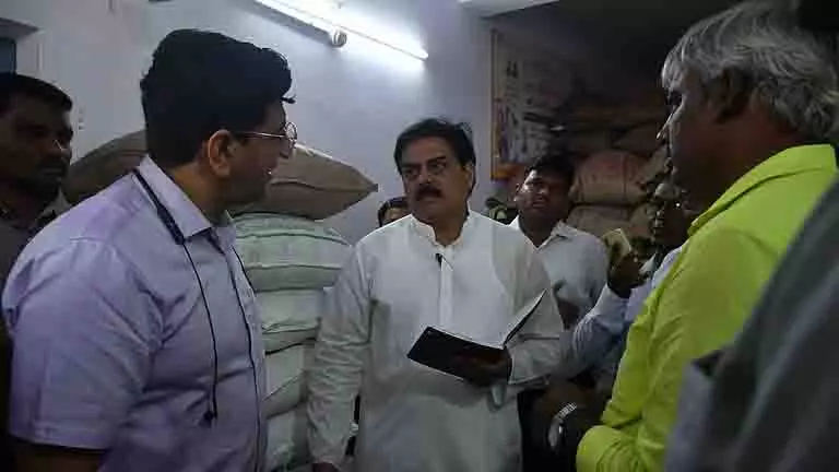 Andhra में उचित मूल्य दुकान सेवाओं को सुचारू बनाने के लिए उठाए गए कदम Andhra में उचित मूल्य दुकान सेवाओं को सुचारू बनाने के लिए उठाए गए कदम