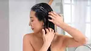 Hair Care: झड़ते बालों से हैं परेशान तो घर पर बनाएं मेथी का हेयर मास्क, बालों को मिलेगी मजबूती Hair Care: झड़ते बालों से हैं परेशान तो घर पर बनाएं मेथी का हेयर मास्क, बालों को मिलेगी मजबूती