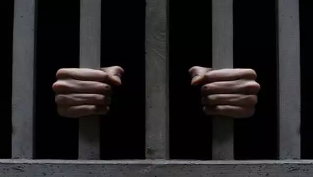 दो नाबालिग लड़कियों को वेश्यावृत्ति में धकेलने वाली महिला को 14 साल की जेल! दो नाबालिग लड़कियों को वेश्यावृत्ति में धकेलने वाली महिला को 14 साल की जेल!