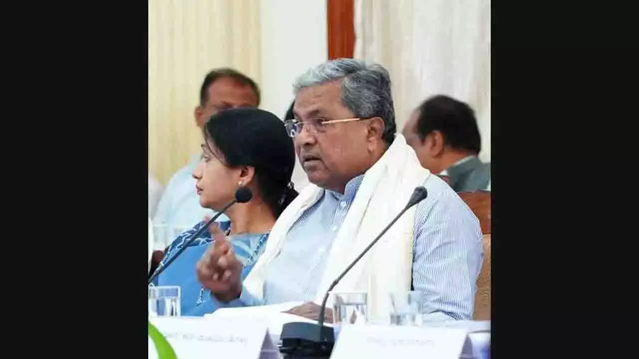 कर्नाटक के CM सिद्धारमैया ने बाल विवाह को लेकर अधिकारियों की खिंचाई की कर्नाटक के CM सिद्धारमैया ने बाल विवाह को लेकर अधिकारियों की खिंचाई की