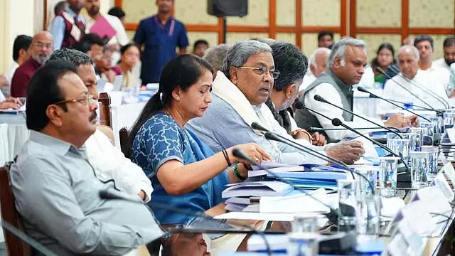 राज्य के 49 तालुकों में तालुक प्रजा सौधा भवनों का निर्माण: CM ने जिला कलेक्टरों को स्वीकृति पत्र जारी किए राज्य के 49 तालुकों में तालुक प्रजा सौधा भवनों का निर्माण: CM ने जिला कलेक्टरों को स्वीकृति पत्र जारी किए