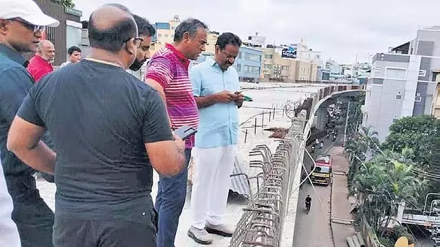एजीपुर फ्लाईओवर परियोजना का काम जल्द पूरा करें: BBMP ने अधिकारियों को निर्देश दिया एजीपुर फ्लाईओवर परियोजना का काम जल्द पूरा करें: BBMP ने अधिकारियों को निर्देश दिया