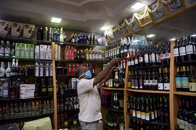 Puducherry में शराब की दुकानों की लाइसेंस फीस बढ़ गई Puducherry में शराब की दुकानों की लाइसेंस फीस बढ़ गई