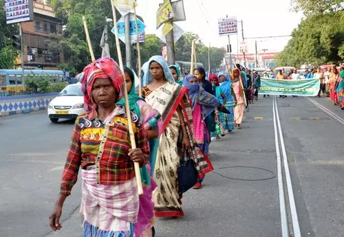 प्रधानमंत्री आवास योजना के तहत बेघर आदिवासियों को मिलेगा नया घर प्रधानमंत्री आवास योजना के तहत बेघर आदिवासियों को मिलेगा नया घर