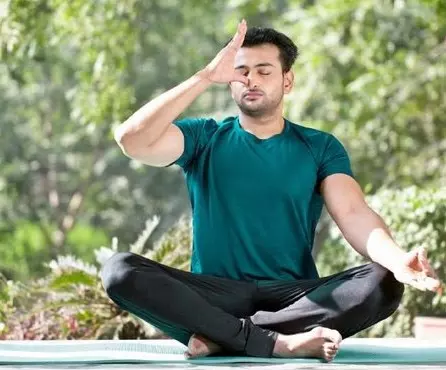 तन और मन दोनों के लिए बेहद फायदेमंद है अनुलोम विलोम तन और मन दोनों के लिए बेहद फायदेमंद है अनुलोम विलोम
