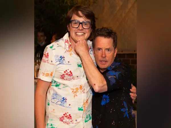 Michael J. Fox ने बेटे सैम के लिए प्यारी जन्मदिन की शुभकामनाएं साझा कीं Michael J. Fox ने बेटे सैम के लिए प्यारी जन्मदिन की शुभकामनाएं साझा कीं