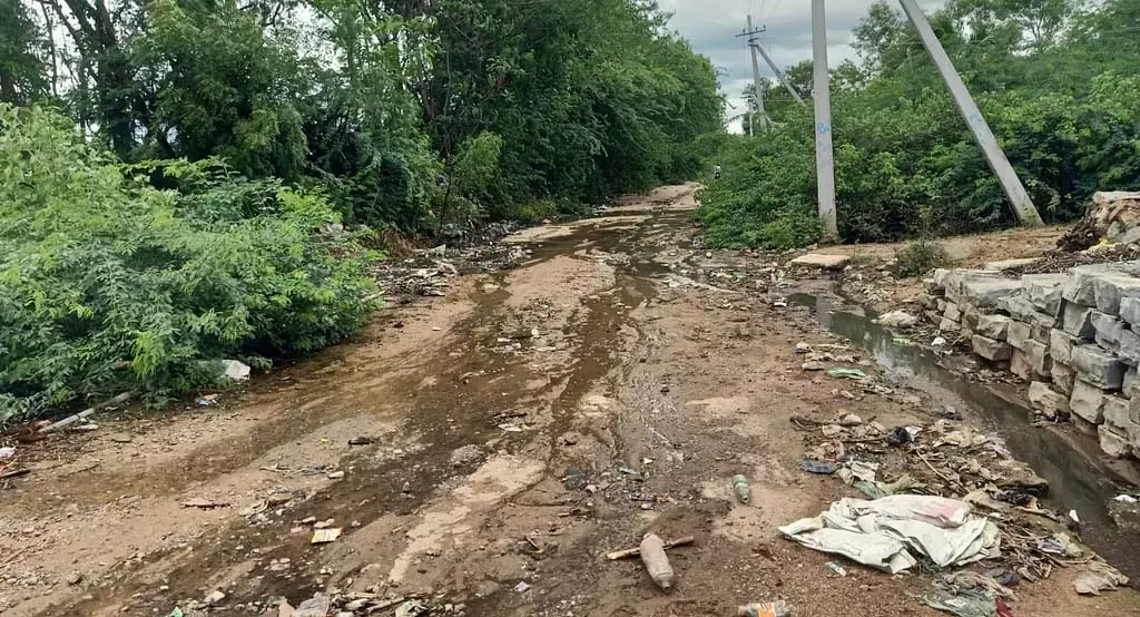 Karnataka : सड़कें नालियों में तब्दील Karnataka : सड़कें नालियों में तब्दील