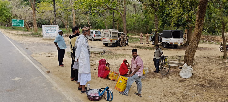 Bahraich: मेला बंदी से नाराज आयोजक, लक्कड़ शाह मजार पर हंगामा Bahraich: मेला बंदी से नाराज आयोजक, लक्कड़ शाह मजार पर हंगामा