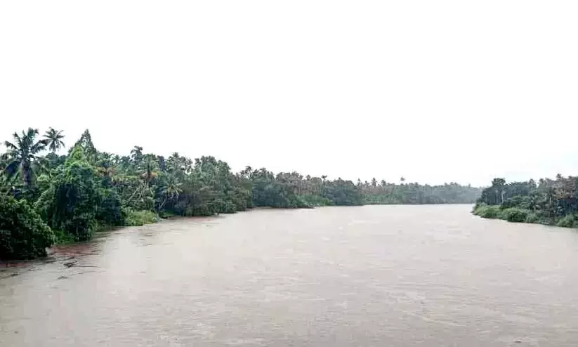 चालाकुडी नदी में जलस्तर बढ़ रहा है; पेरिंगलकुथु बांध के दरवाजे खोले जाने की संभावना चालाकुडी नदी में जलस्तर बढ़ रहा है; पेरिंगलकुथु बांध के दरवाजे खोले जाने की संभावना