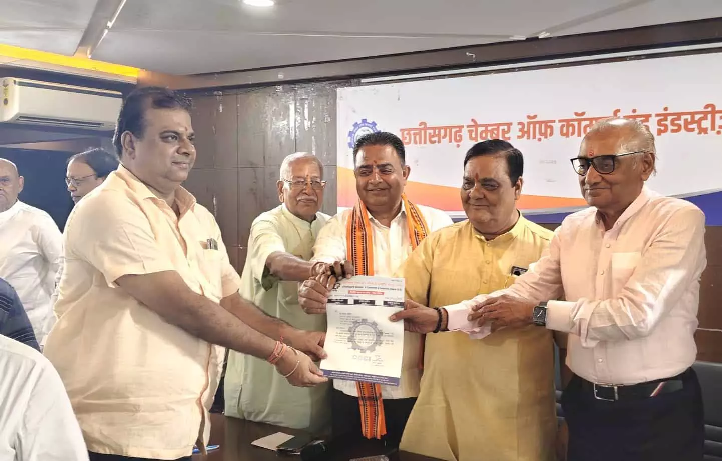 ललित जैसिंघ को मिला प्रदेश कार्यकारी अध्यक्ष का प्रमाण पत्र ललित जैसिंघ को मिला प्रदेश कार्यकारी अध्यक्ष का प्रमाण पत्र
