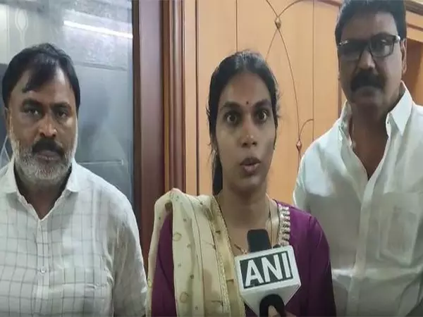 मेरे पिता निर्दोष हैं, उन्होंने लोगों के लिए लड़ाई लड़ी: काकनी गोवर्धन रेड्डी की बेटी ने उनकी रिहाई की मांग की मेरे पिता निर्दोष हैं, उन्होंने लोगों के लिए लड़ाई लड़ी: काकनी गोवर्धन रेड्डी की बेटी ने उनकी रिहाई की मांग की