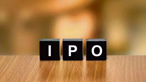 IPO Watch: लीला होटल्स बनाम एजिस वोपाक टर्मिनल्स - लिस्टिंग से पहले जीएमपी क्या बताते हैं IPO Watch: लीला होटल्स बनाम एजिस वोपाक टर्मिनल्स - लिस्टिंग से पहले जीएमपी क्या बताते हैं