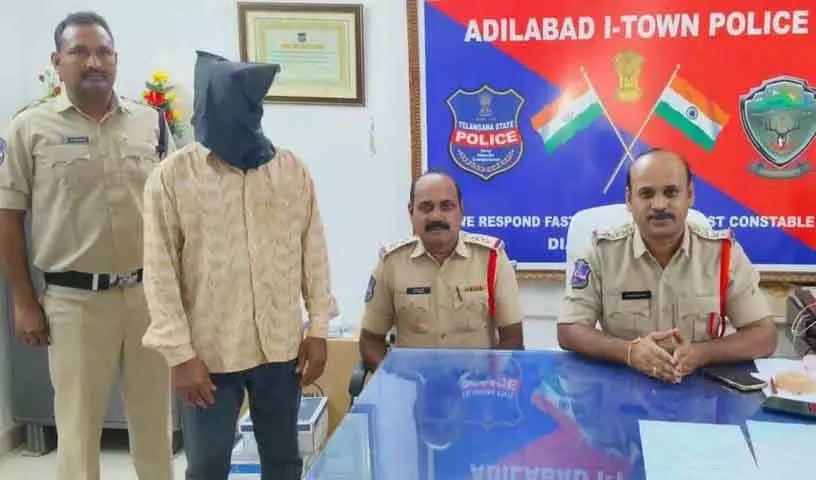 Adilabad में महिला से दुर्व्यवहार के आरोप में स्वयंभू धर्मगुरु गिरफ्तार Adilabad में महिला से दुर्व्यवहार के आरोप में स्वयंभू धर्मगुरु गिरफ्तार