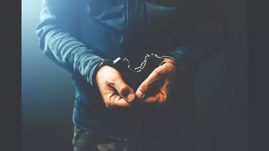 Punjab: 10 लाख की रिश्वत लेते CA गिरफ्तार Punjab: 10 लाख की रिश्वत लेते CA गिरफ्तार