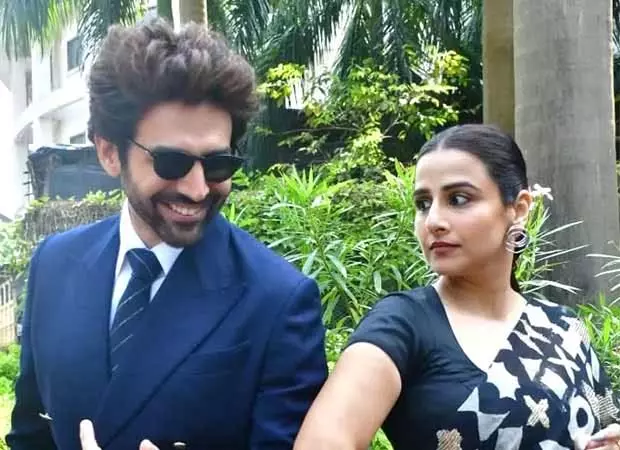 Kartik Aaryan के फ्लाइट वीडियो पर विद्या बालन का जवाब शुद्ध मंजुलिका ऊर्जा Kartik Aaryan के फ्लाइट वीडियो पर विद्या बालन का जवाब शुद्ध मंजुलिका ऊर्जा