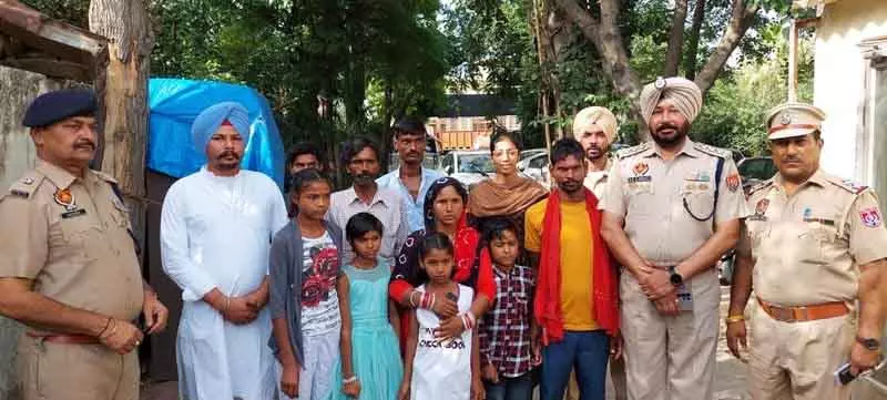Ludhiana: तीन लापता नाबालिग लड़कियां अपने परिवार से मिलीं Ludhiana: तीन लापता नाबालिग लड़कियां अपने परिवार से मिलीं