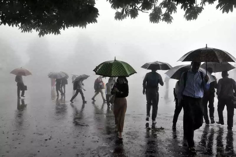Himachal: आज भारी बारिश की संभावना, ऑरेंज अलर्ट जारी Himachal: आज भारी बारिश की संभावना, ऑरेंज अलर्ट जारी