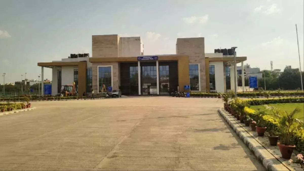 Dwarka में बनेगा दिल्ली का पहला इंटरनेशनल आइस स्केटिंग रिंक Dwarka में बनेगा दिल्ली का पहला इंटरनेशनल आइस स्केटिंग रिंक