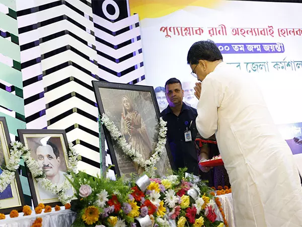 Manik Saha ने अहिल्याबाई होल्कर की 300वीं जयंती पर आयोजित कार्यशाला में भाग लिया Manik Saha ने अहिल्याबाई होल्कर की 300वीं जयंती पर आयोजित कार्यशाला में भाग लिया