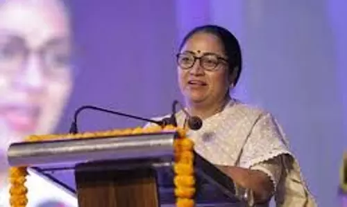 Delhi सीएम रेखा ने 100 दिवसीय ‘कार्यपुस्तिका’ का अनावरण किया Delhi सीएम रेखा ने 100 दिवसीय ‘कार्यपुस्तिका’ का अनावरण किया