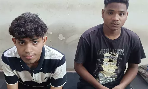 सिगरेट से पेट्रोल पंप को आग के हवाले करने की धमकी दी, कार सवार लड़के गिरफ्तार