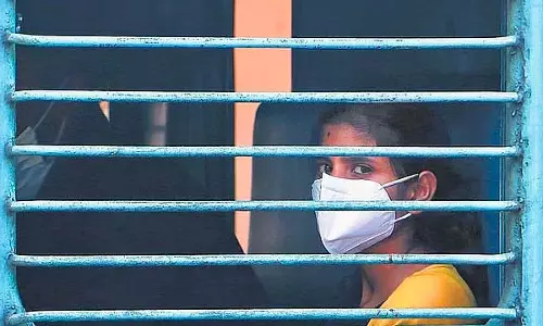 कोरोना प्रसार: तमिलनाडु लोक स्वास्थ्य विभाग ने मास्क पहनने का निर्देश दिया कोरोना प्रसार: तमिलनाडु लोक स्वास्थ्य विभाग ने मास्क पहनने का निर्देश दिया