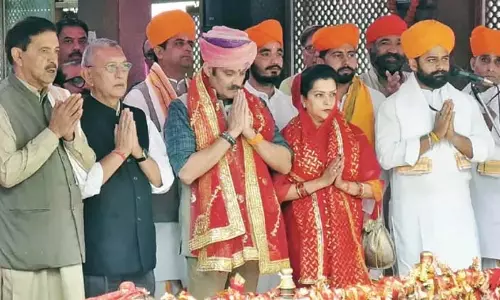 विक्रमादित्य सिंह ने खीर भवानी मेले की तैयारियों की समीक्षा की विक्रमादित्य सिंह ने खीर भवानी मेले की तैयारियों की समीक्षा की