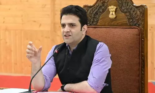 DC कुलगाम ने स्वरोजगार योजनाओं के कार्यान्वयन की समीक्षा की DC कुलगाम ने स्वरोजगार योजनाओं के कार्यान्वयन की समीक्षा की