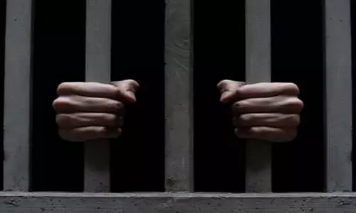 दो नाबालिग लड़कियों को वेश्यावृत्ति में धकेलने वाली महिला को 14 साल की जेल!