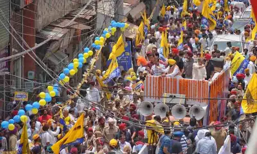 Ludhiana में आप के रोड शो से यात्री परेशान Ludhiana में आप के रोड शो से यात्री परेशान