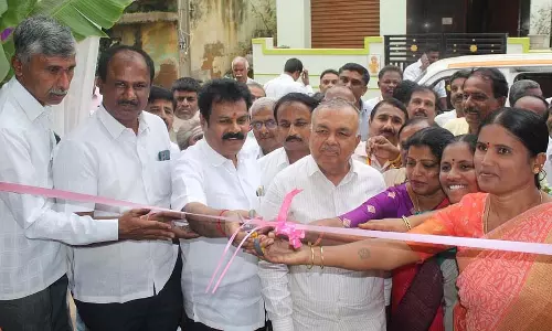 Karnataka : मंत्री रामलिंगा रेड्डी ने उस स्कूल को एक नई इमारत दान की, जहां उन्होंने पढ़ाई की