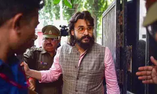 हेट स्पीच मामले में MLA दोषी करार, विधायकी रहेगी या जाएगी? कोर्ट परिसर की सुरक्षा व्यवस्था तगड़ी हेट स्पीच मामले में MLA दोषी करार, विधायकी रहेगी या जाएगी? कोर्ट परिसर की सुरक्षा व्यवस्था तगड़ी