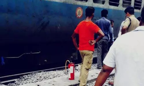 Odisha: फलकनुमा एक्सप्रेस में लगी आग