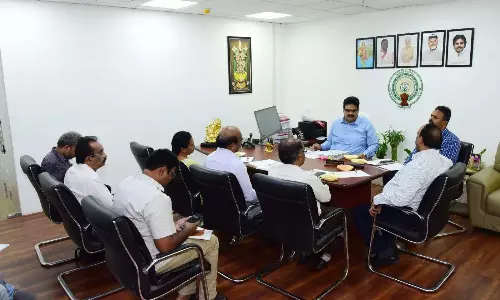 Andhra: अधिकारियों से सतत विकास लक्ष्यों को पूरा करने का आग्रह किया गया Andhra: अधिकारियों से सतत विकास लक्ष्यों को पूरा करने का आग्रह किया गया