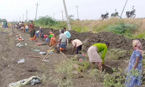 एक लाख से अधिक मानव दिवस का कार्य: Nargund Sadhna एक लाख से अधिक मानव दिवस का कार्य: Nargund Sadhna