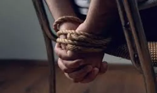 Moradabad: रियल एस्टेट कारोबारी का अपहरण, पुलिस ने शुरू की छानबीन Moradabad: रियल एस्टेट कारोबारी का अपहरण, पुलिस ने शुरू की छानबीन