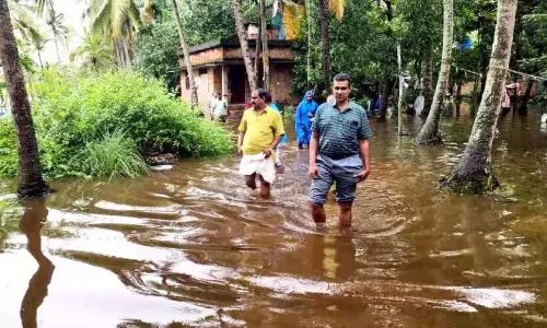 Kerala : कनोली नहर के किनारे घरों में बाढ़