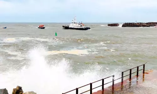 Kerala : समुद्री एम्बुलेंस ने लहरों में नियंत्रण खो दिया