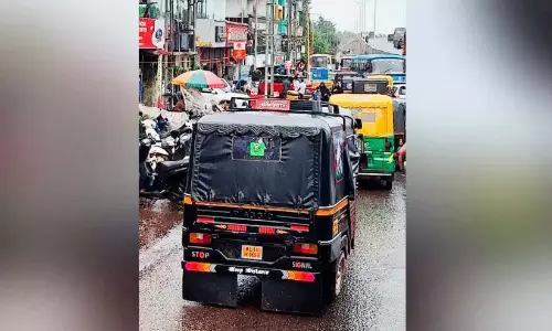 दो-तरफ़ा सर्विस रोड; दुर्घटनाओं के बाद यातायात जाम