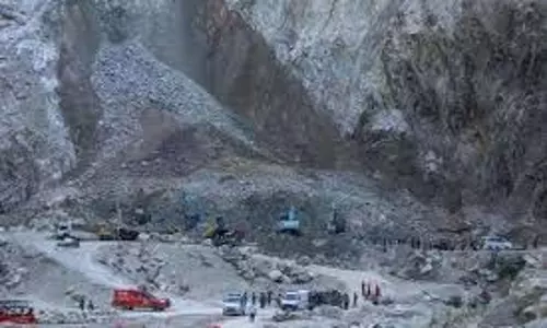 इंडोनेशिया में पत्थर की खदान ढहने से 10 लोगों की मौत